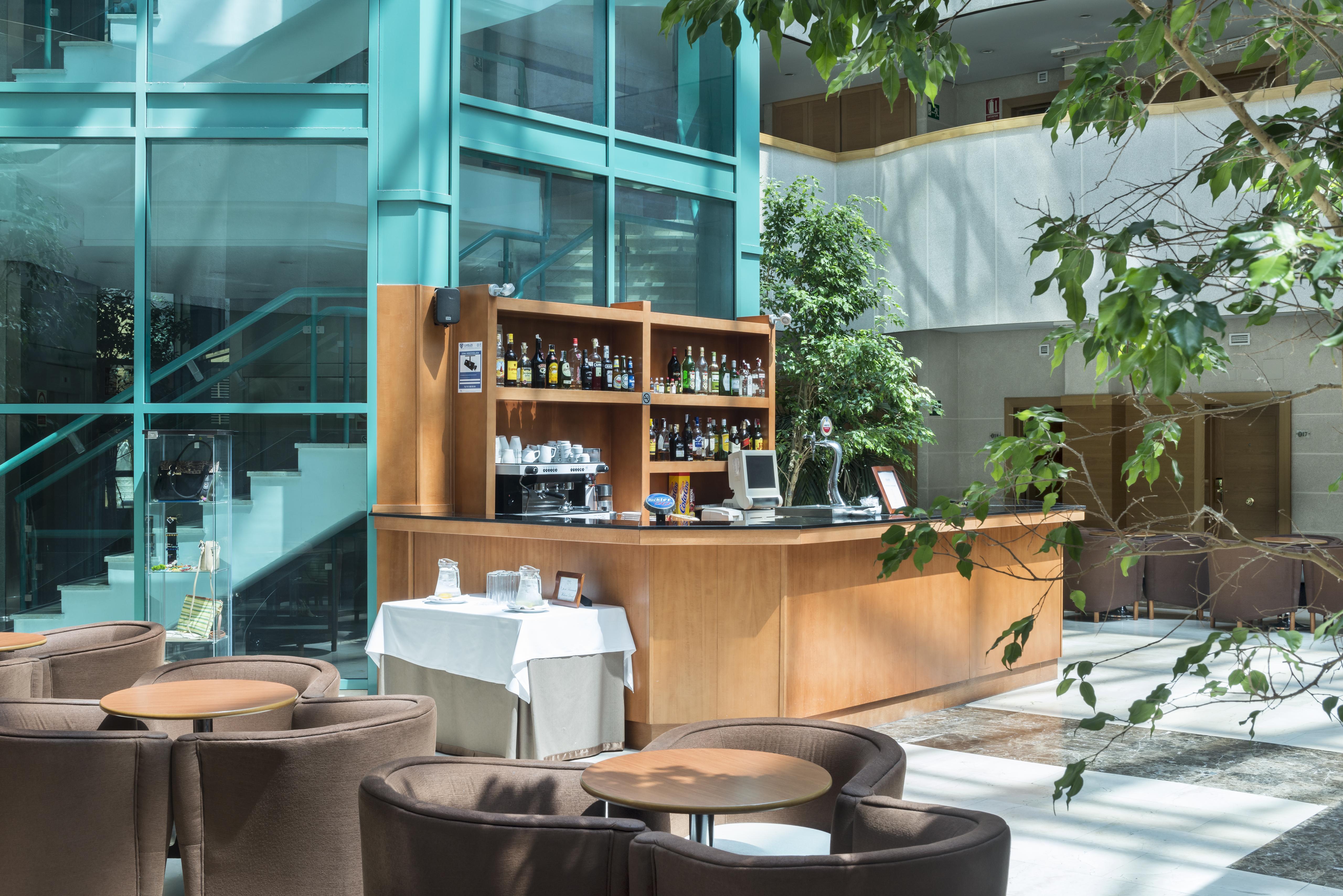Exe Gran Hotel Almenar Лас Розас де Мадрид Экстерьер фото