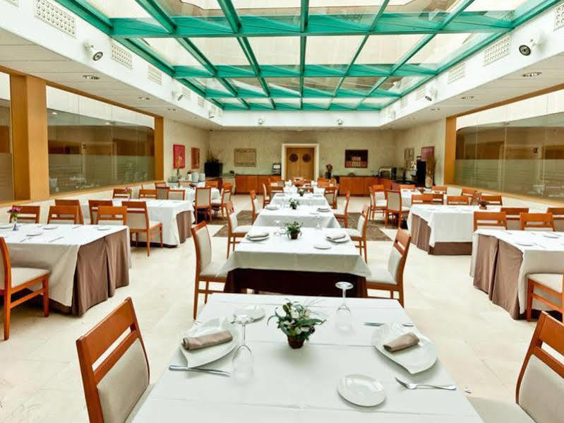 Exe Gran Hotel Almenar Лас Розас де Мадрид Экстерьер фото